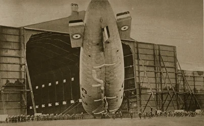 Negotiating a naval airship into a hangar, 1914-19